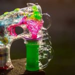 De magie van waterpret en waterpistolen voor kinderen