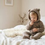 Waarom zachte stoffen belangrijk zijn voor de gevoelige babyhuid